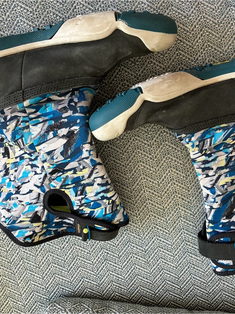 Plae Kids Thandi rain boots size 2 youth
